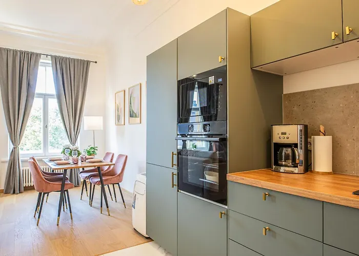 Park View Deluxe Апартаменты *